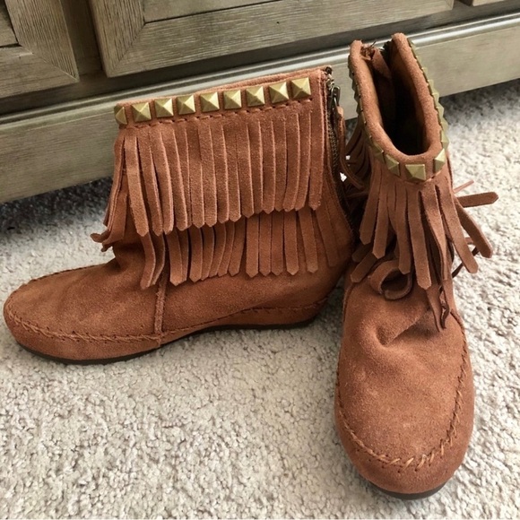 SKECHERS Fringe Suede Booties in Brown | Size: 7.5 - Picture 2 of 5